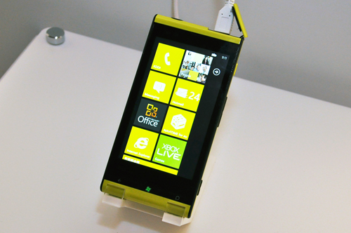 #004Υͥ/Windows Phone 7.5о졣1ƤٻKDDIüIS12TסXbox LIVE⤤ʹƤھɲá