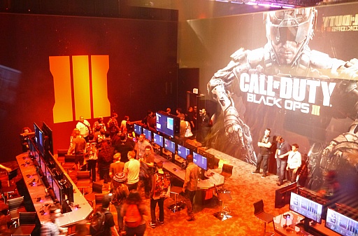  No.003Υͥ / E3 2015ϡCall of Duty: Black Ops IIIפΥޥץ쥤ˤϱ줿꤬TreyarchΥ󡦥Хƥ󥰻˥󥿥ӥ塼